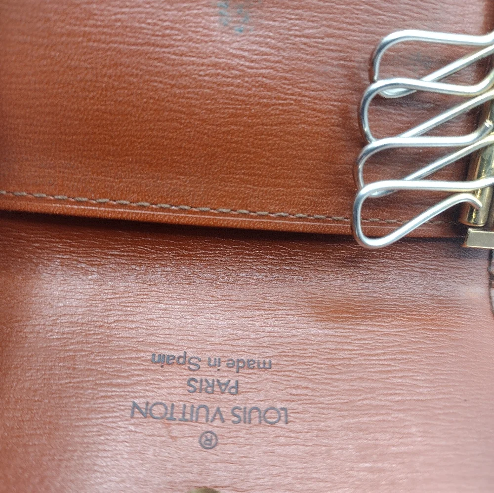 LOUIS VUITTON key case Epi Leather Authentic USED T20370